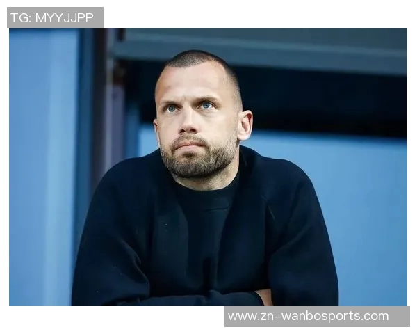 阿贾克斯总监支持海廷加称执教初期成绩并非唯一标准